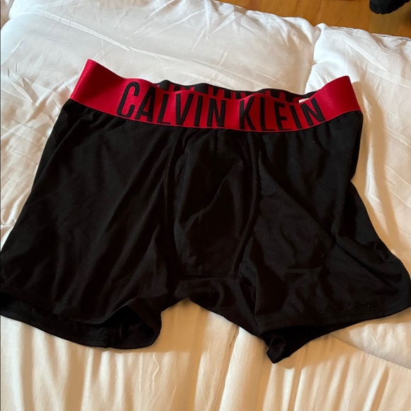 Calvin Klein Black Boxer Briefs with Red Waistband - Picture 1 of 2